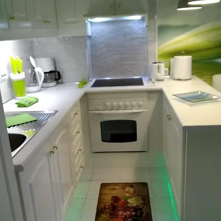 Bright With Ocean View Apartment *